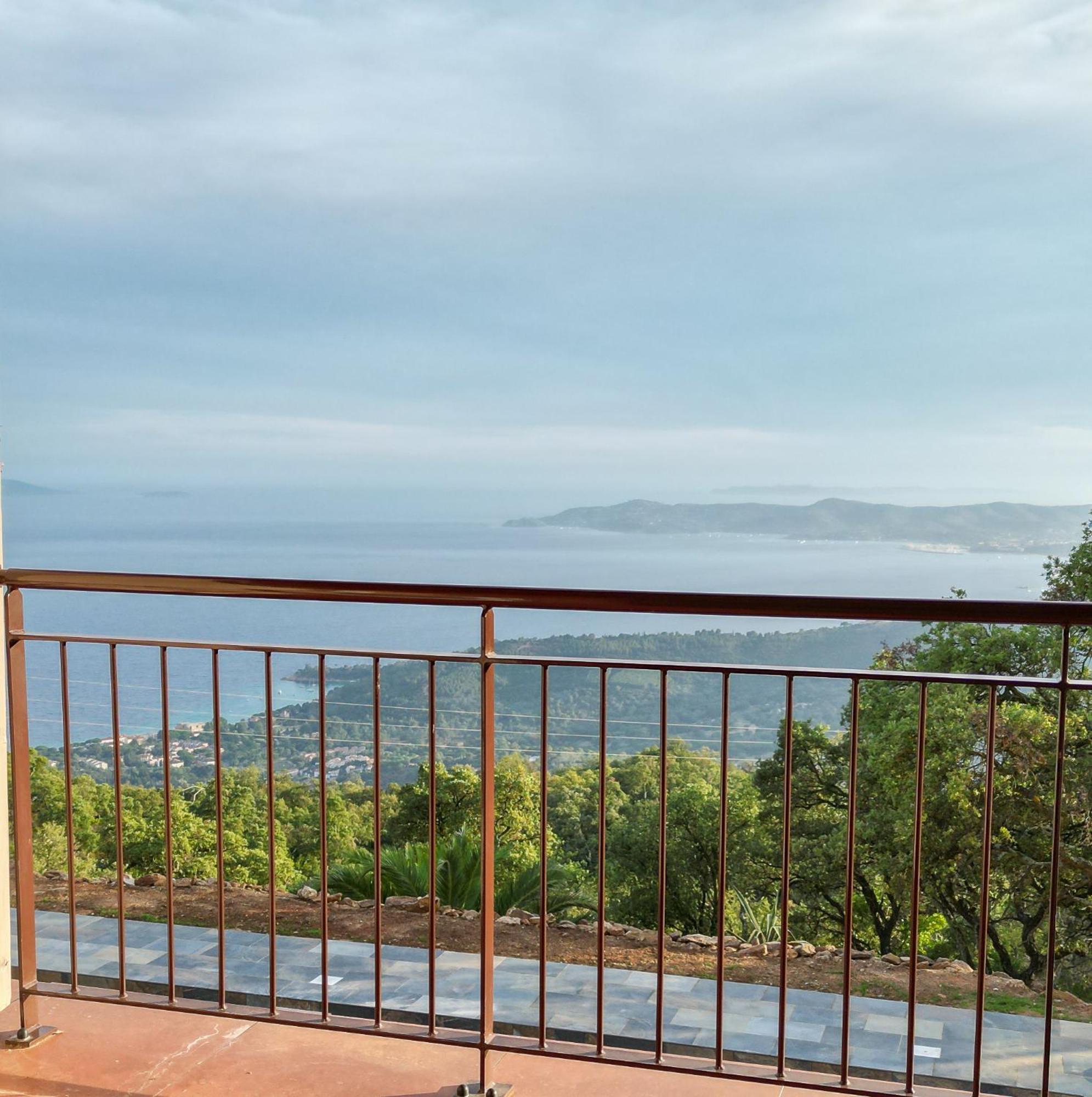 Grande Villa 750 M2 Le Mas Des Chenes Bormes-les-Mimosas Exterior photo